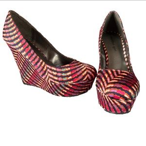 *NWOT* Madden Girl Pink & Purple Trippy Pattern 5 in. Wedge Heels Womens 9
